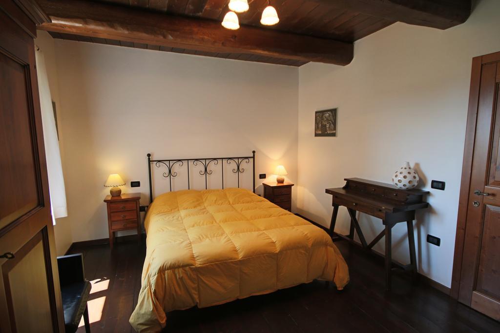 Agriturismo Valdifiori Sassoferrato Phòng bức ảnh